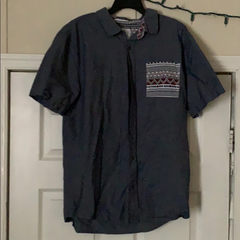 Short sleeve button up